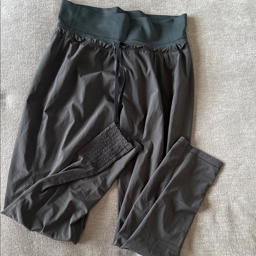 Athleta Grey Performance Leggings